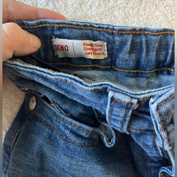 True Religion Relaxed Slim cut jeans, kid size 6 unisex - Picture 5 of 7